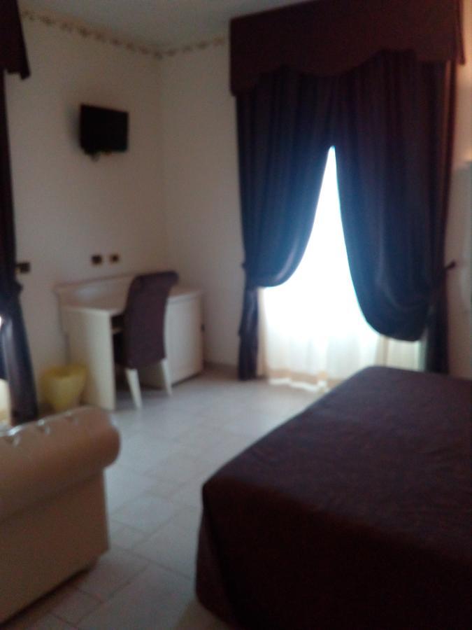 Hotel Madonna Delle Grazie Ceglie Messapica Exterior foto