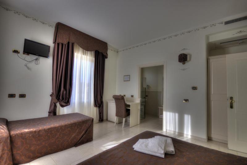 Hotel Madonna Delle Grazie Ceglie Messapica Exterior foto